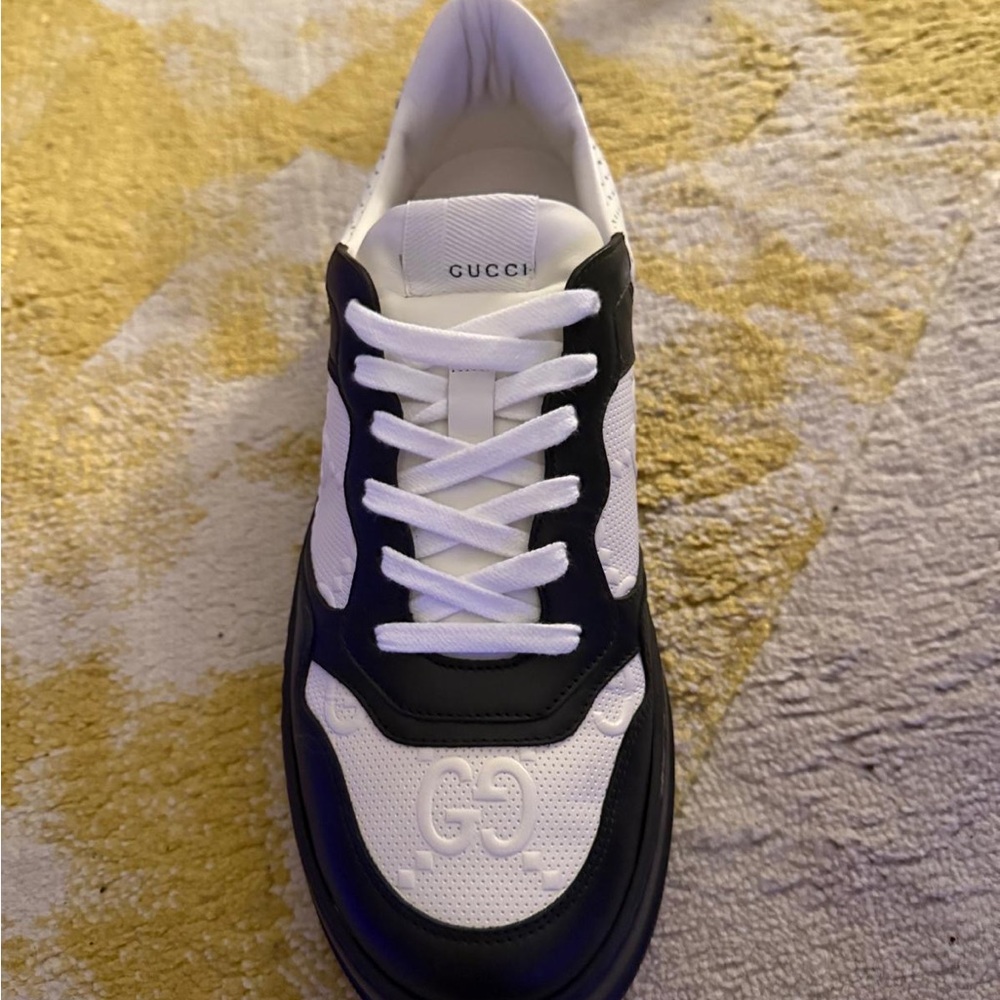 Men's Black and White Sneakers - Picture 2 of 4
